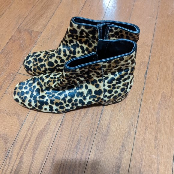 Nine West  leopard booties - Picture 3 of 5